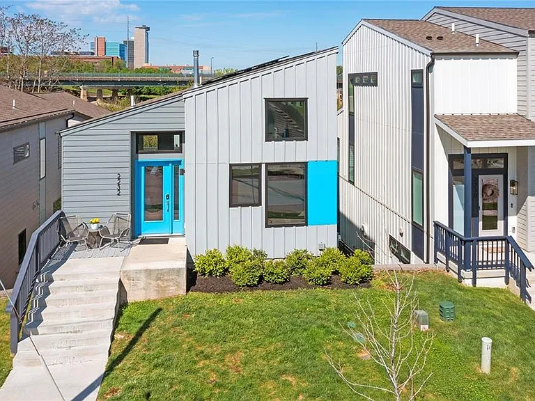 2232 Tracy Ave — Photo 1