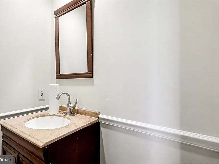 1215 Heritage Hills Dr — Photo 12