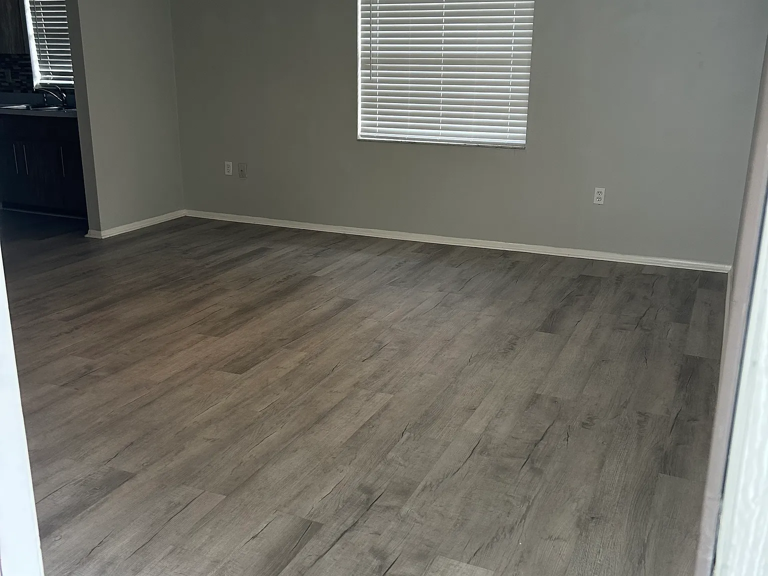 2 bed, 852 sqft, $1,700 — Photo 2