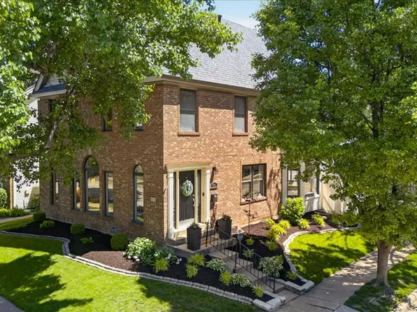 950 Barnard College Ln, Saint Louis, MO 63130
