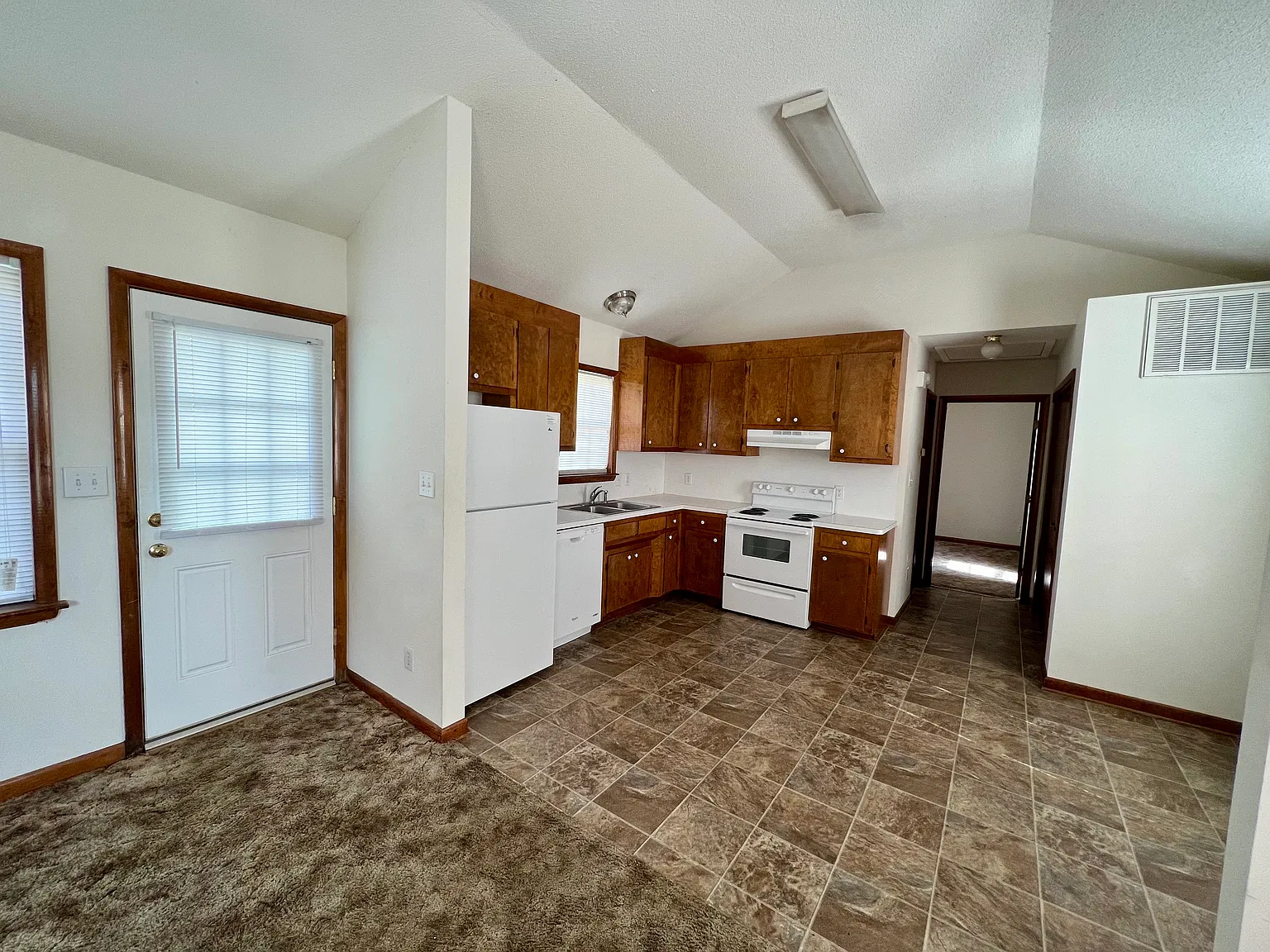 2 bed, $1,195 — Photo 2