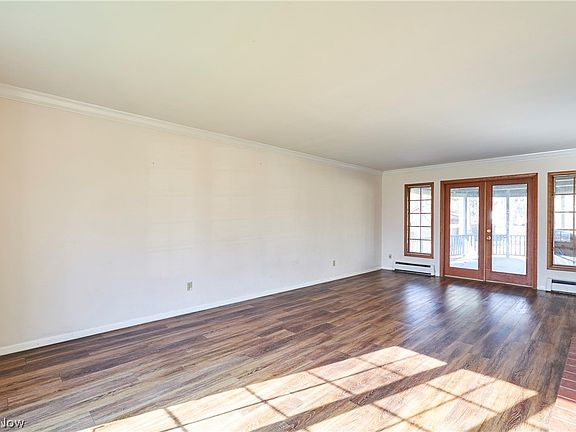 4th image of 3614 Oak Rd