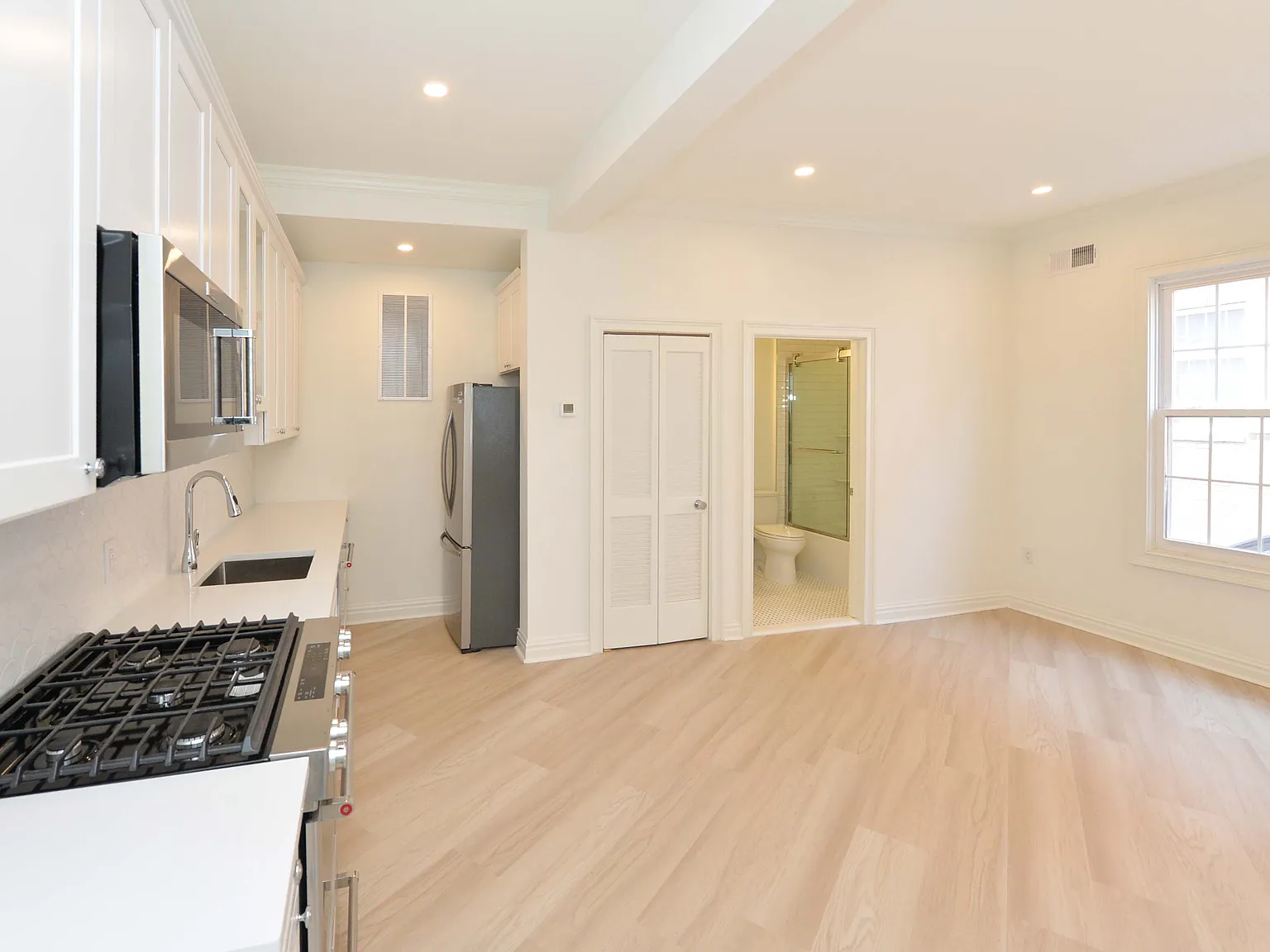 1 bed, $2,850 — Photo 2