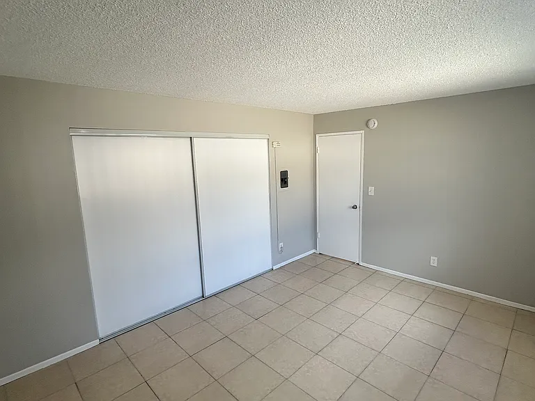 20437 Cohasset St #10 — Photo 6