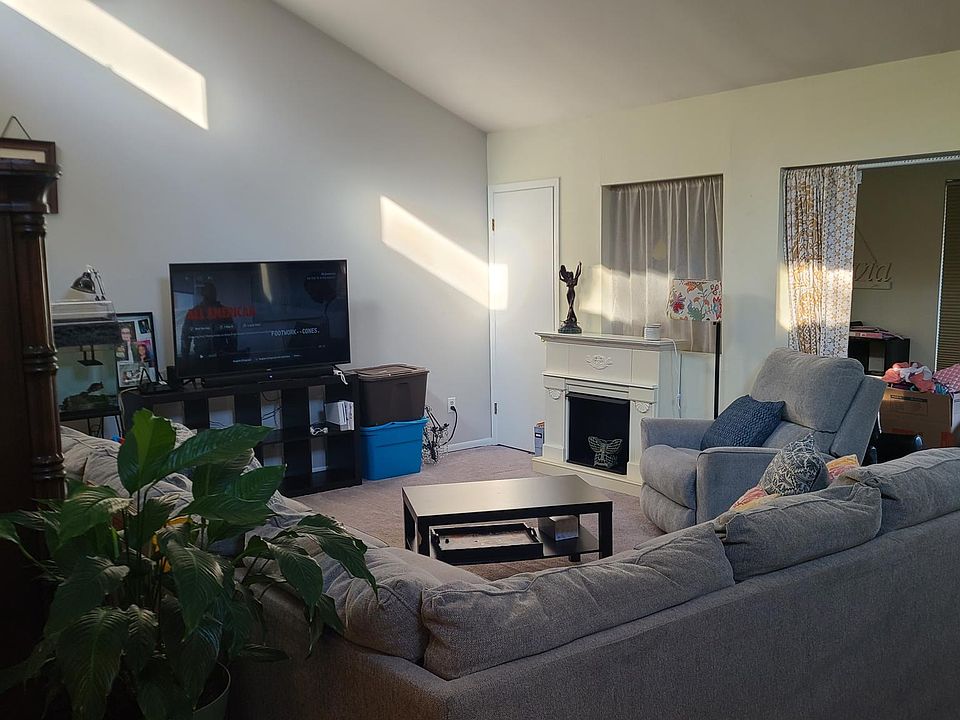 1st image of 377 Mohegan Cir #377