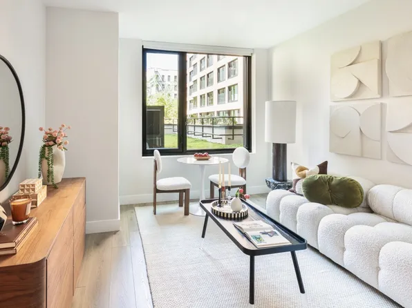 54 Crown Street image 1 of 27