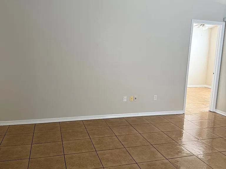 2318 Santa Ana St — Photo 14