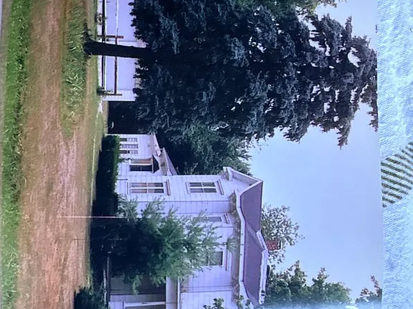 108 W Commercial St, Strasburg, IL 62465