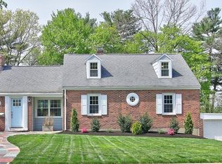 170 Mount Vernon St, West Roxbury, MA 02132