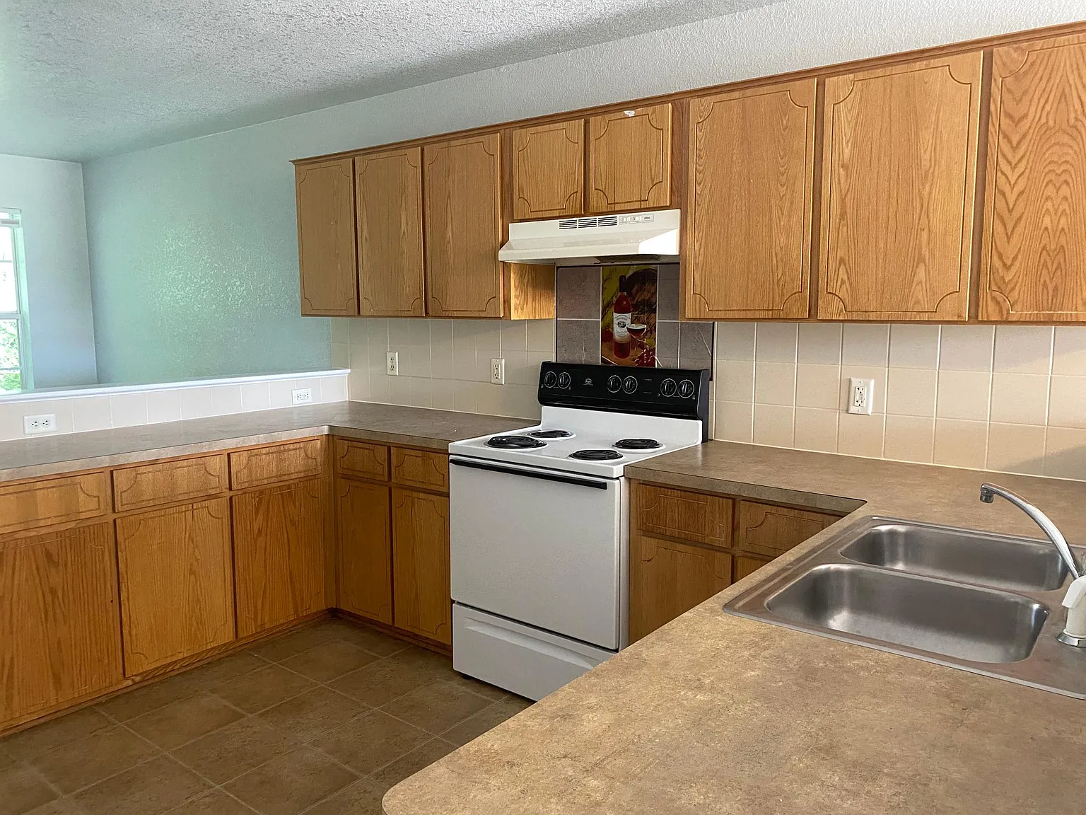 3 bed, 1123 sqft, $950 — Photo 2