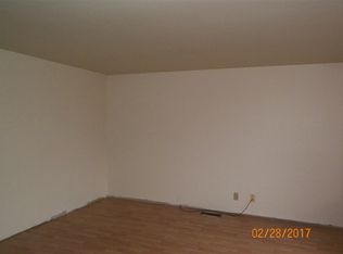 512 Greenwood Dr, Hartford City, IN 47348