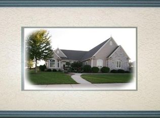 1833 River Lakes Rd S, Oconomowoc, WI 53066