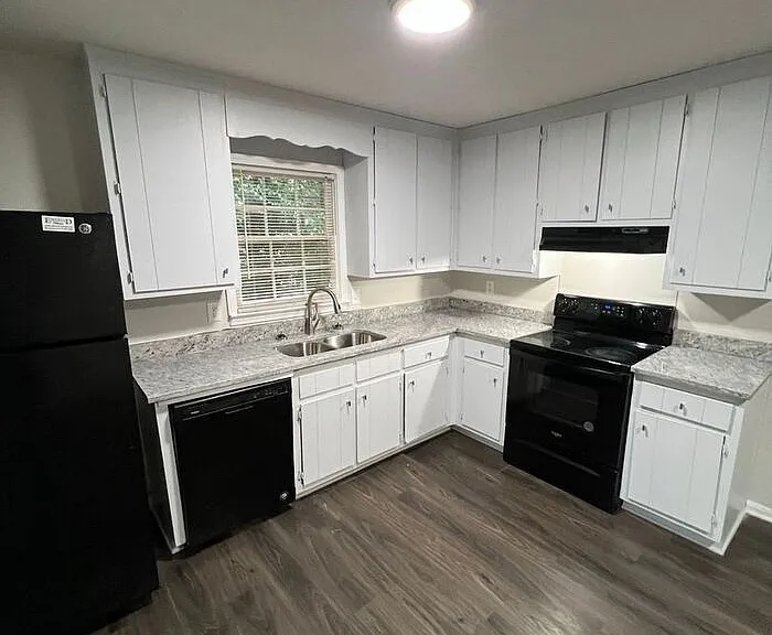 369 Freeport Dr — Photo 5
