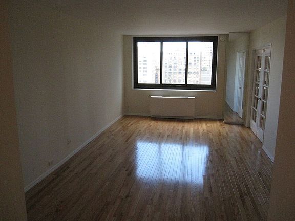 3rd image of 347 W 57th St APT 32C