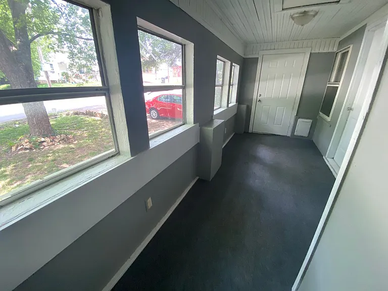 710 W Chicago St — Photo 4