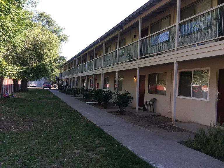 120 E Fairmont Ave #8 — Photo 20