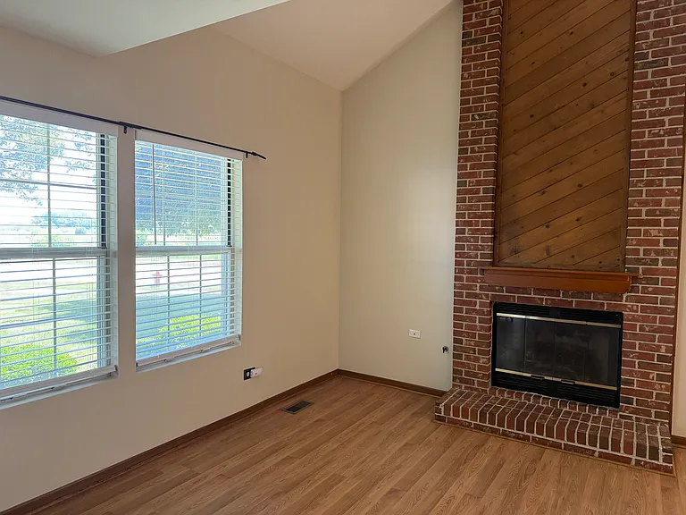 101 S Oakhurst Dr — Photo 4