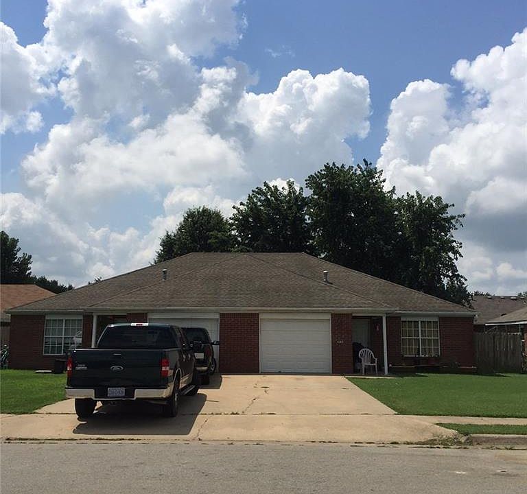 2nd image of 2818 Yorkshire Cir #A