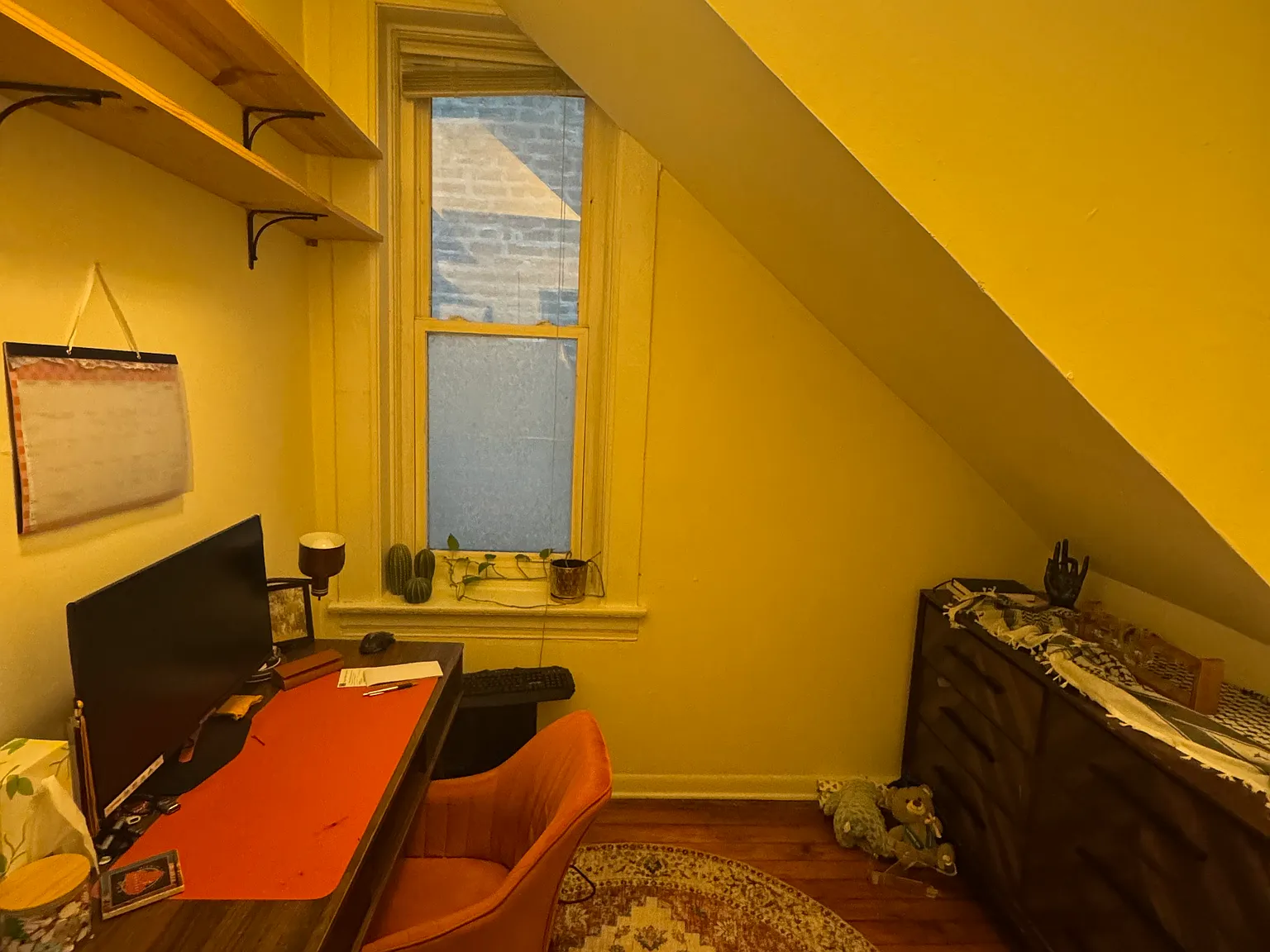 2 bed, 800 sqft, $1,900 — Photo 1