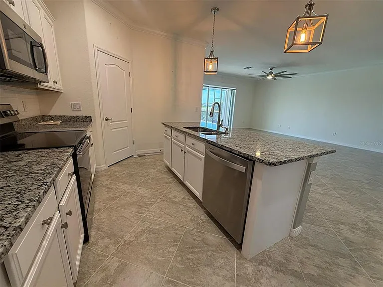 15153 Spanish Point Dr — Photo 10