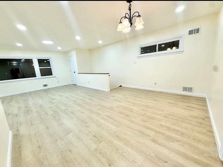 588 Avenue A #3 — Photo 6