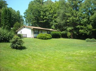 112 Pinewood Dr, Shady Spring, WV 25918