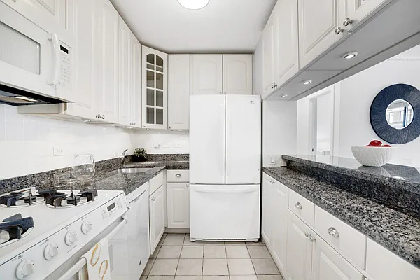 Sold by Level Group | media 7