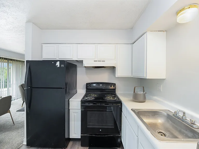 Marten Court — Photo 13
