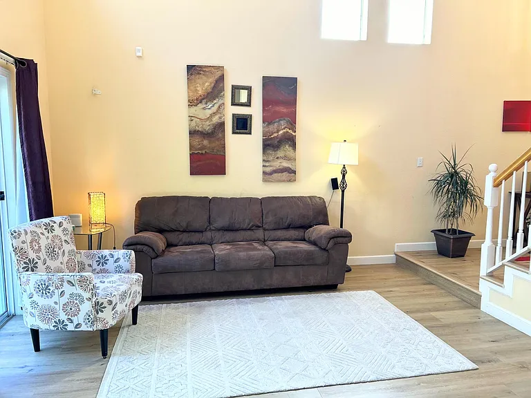 372 Meadowhaven Way — Photo 4