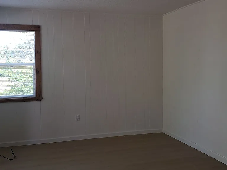 14984 Putnam Ln — Photo 3