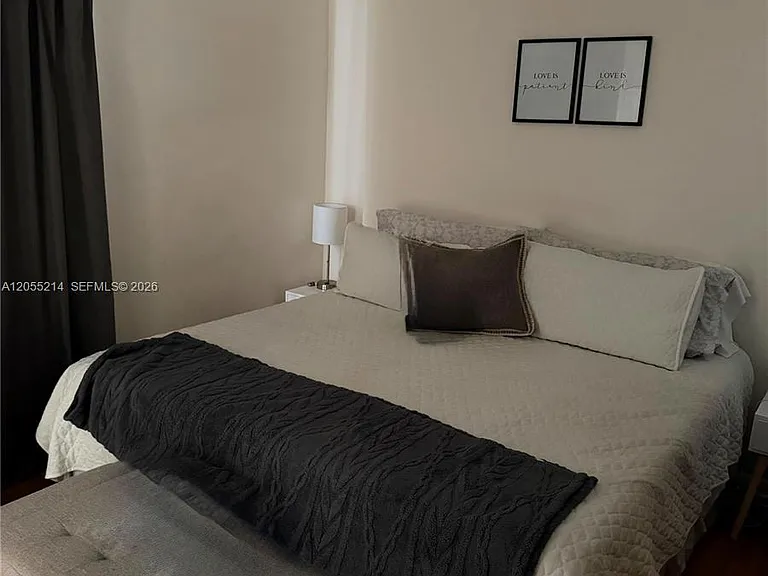 5328 NE 6th Ave #F13 — Photo 7