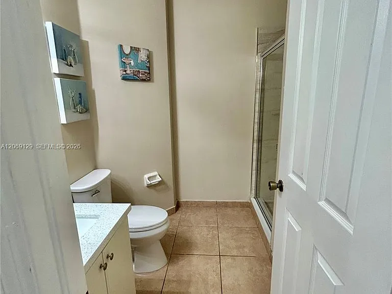 607 NE 35th Ave #607 — Photo 16