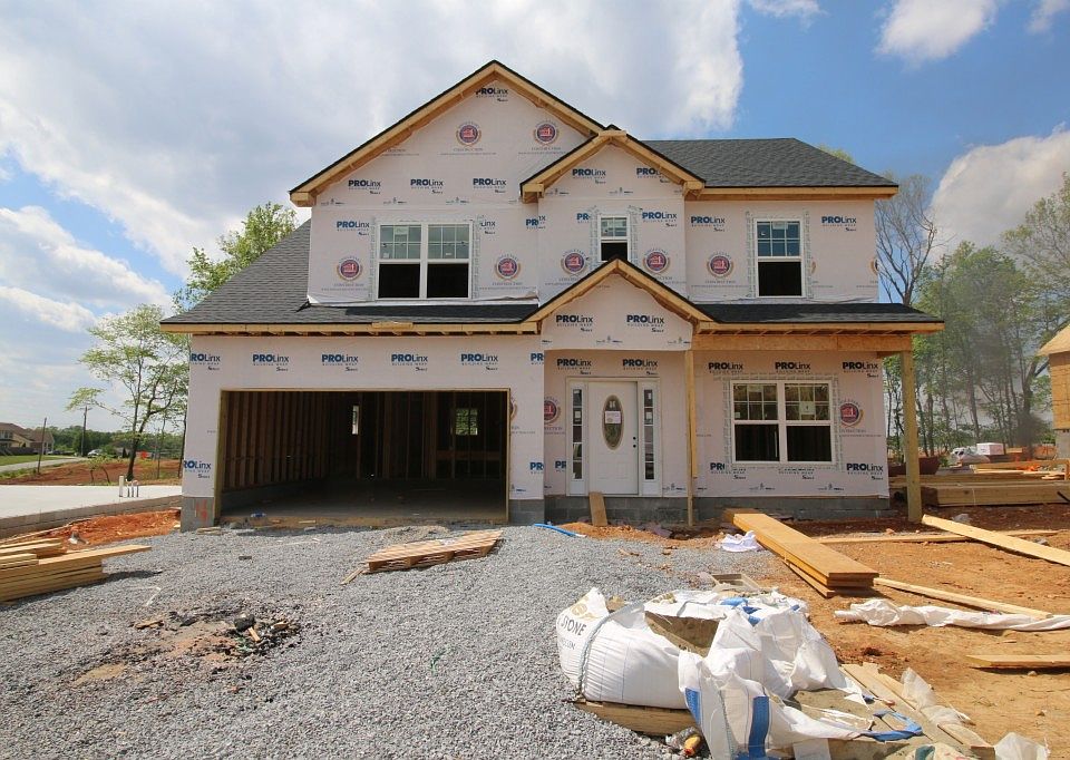 1st image of 4 Mills Dr