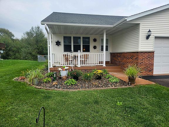 4th image of 745 Diamond Ln