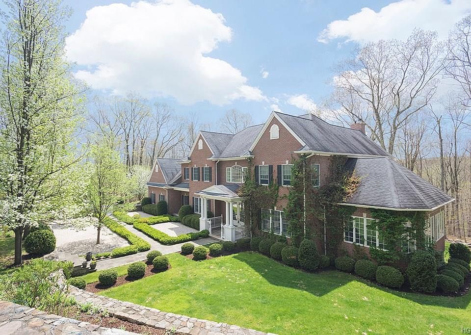 1st image of 23 Parkview Cir