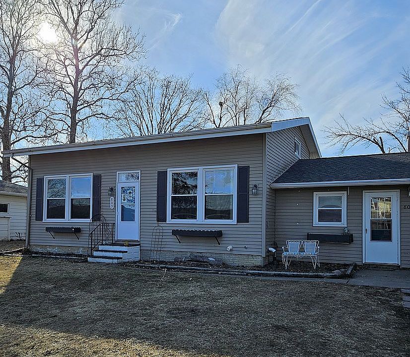 1st image of 809 Court St