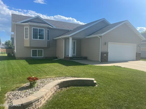 2167 Star Ave S, Grand Forks, ND 58201