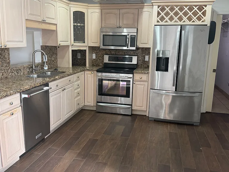 Carolina Cir — Photo 4