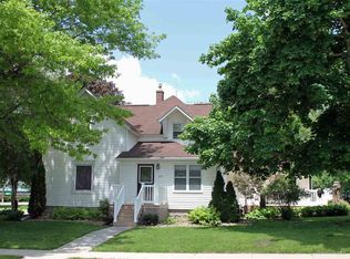 130 E Main St, Denver, IA 50622