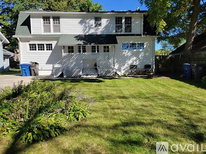 2 bed, 1.5 bath, 1040 sqft, $1,250 — Photo 2