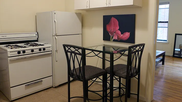 Rented by Avenues Real Estate | media 8