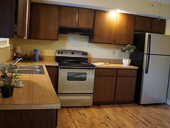 4th image of 5088 Providence Dr #B