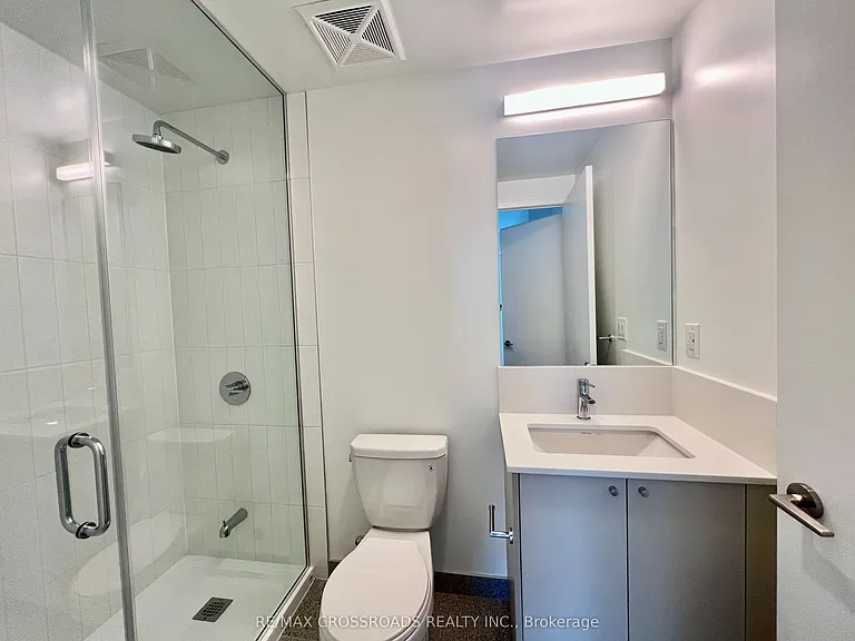 10 Oak St #523 — Photo 15