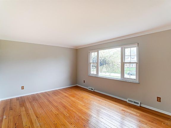 3rd image of 6200 Kingoak Dr