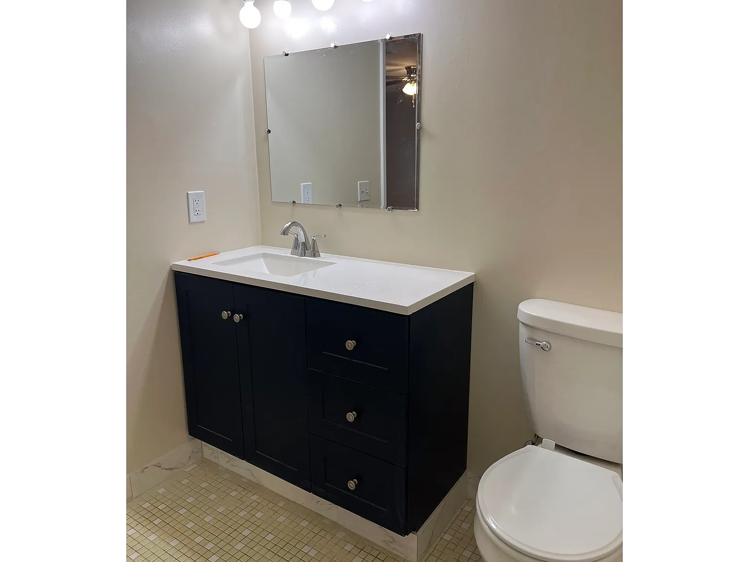 3 bed, 980 sqft, $1,600 — Photo 3