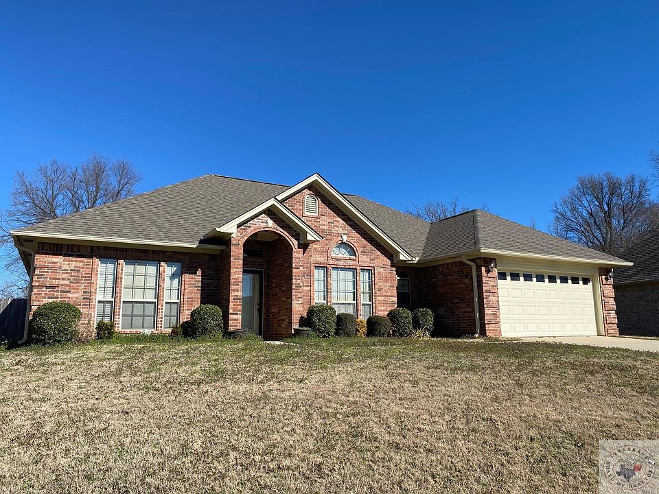 1st image of 221 Pebble Creek Cir