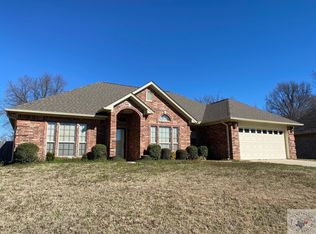 221 Pebble Creek Cir, Texarkana, TX 75501