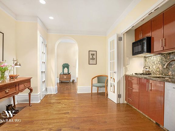 4th image of 63 E 79th St APT 4N
