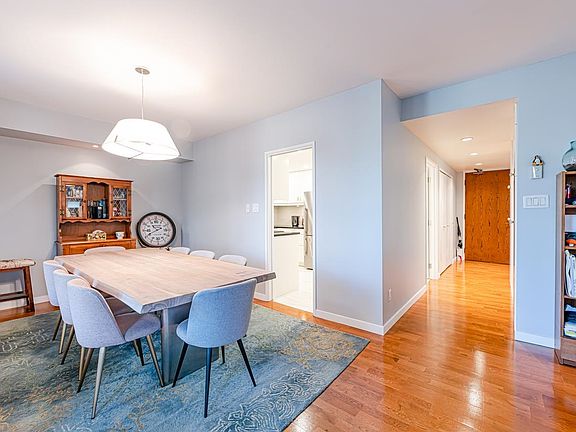 5th image of 738 Broughton St #203