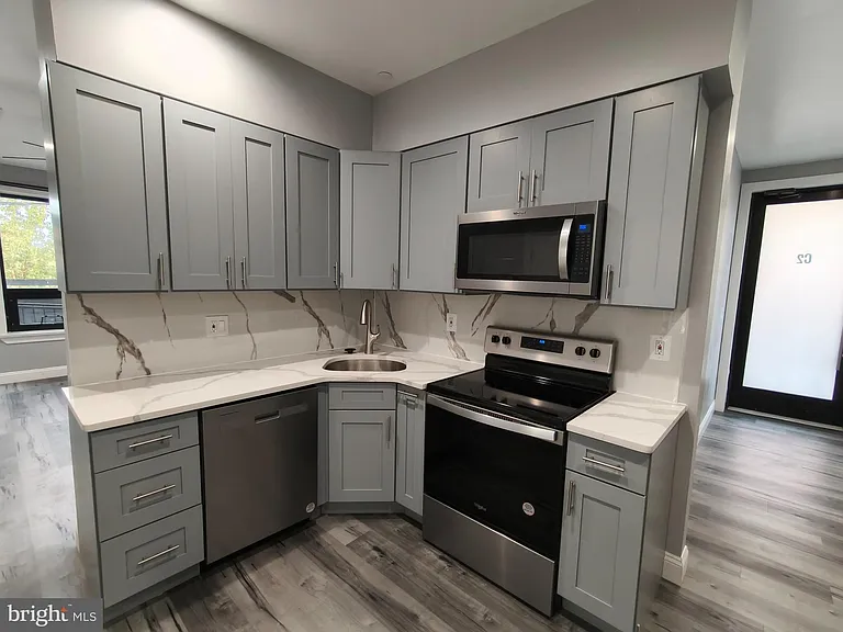 700 N Marshall St #8-C2 — Photo 7